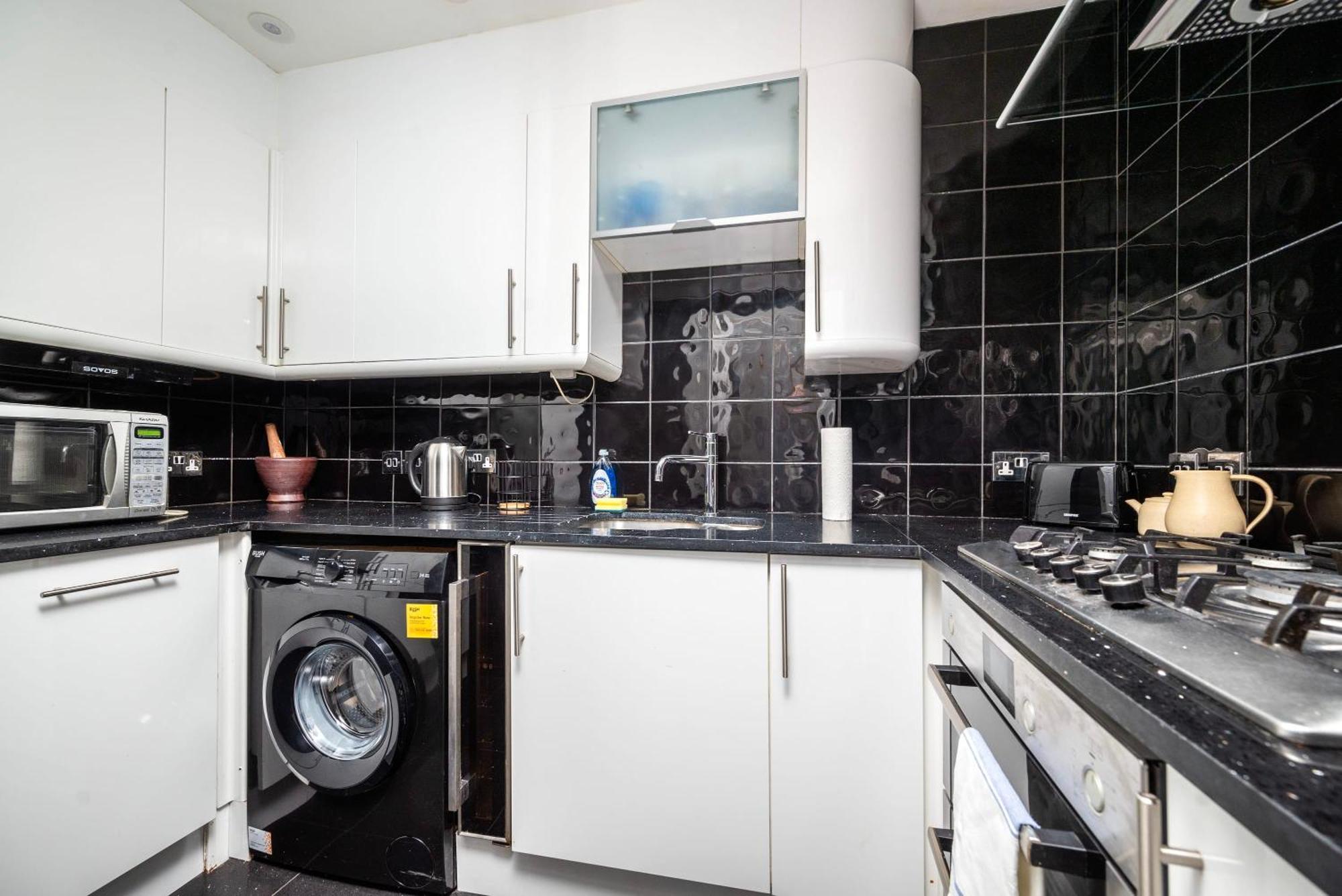 Apartment Wonderful 2br Flat With River Views And Balcony London