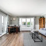 Wonderful 2Br Flat With River Views And Balcony